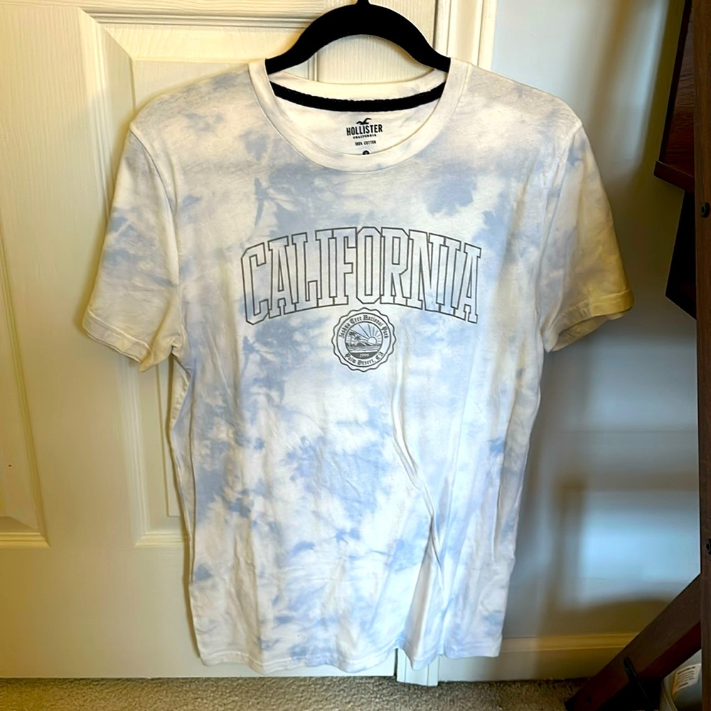 Men’s Hollister “California” TShirt - Size M